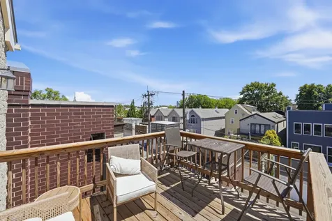 1717 West Nelson Avenue Chicago IL 60657
