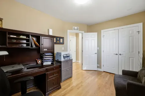 1717 West Nelson Avenue Chicago IL 60657