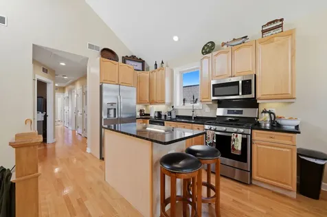 1717 West Nelson Avenue Chicago IL 60657