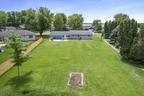 1010 Suzy Street Lake Holiday IL 60548