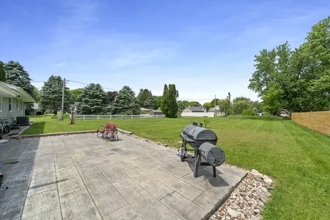 1010 Suzy Street Lake Holiday IL 60548