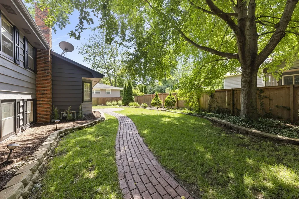212 Tamarack Avenue Naperville IL 60540
