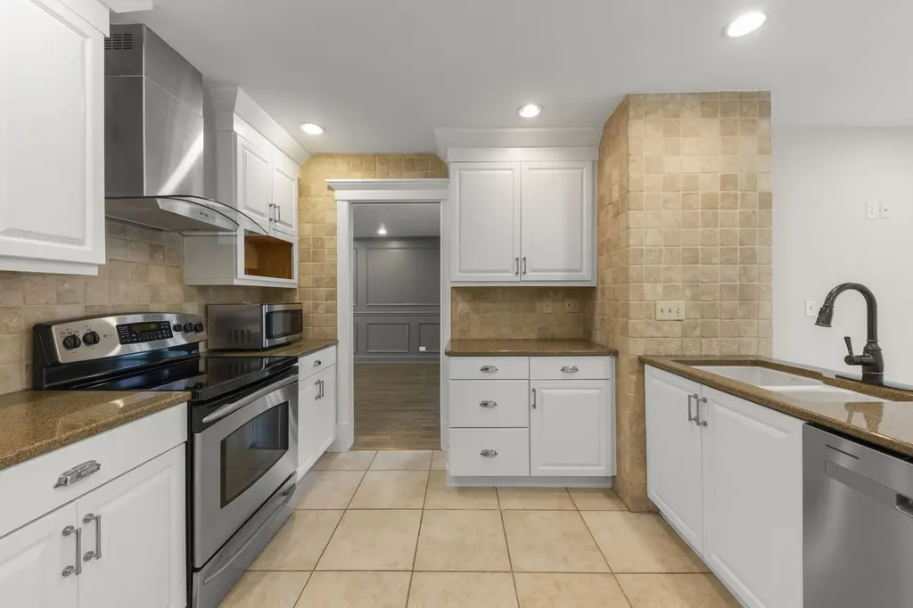 212 Tamarack Avenue Naperville IL 60540