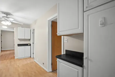 8043 Lake Street River Forest IL 60305