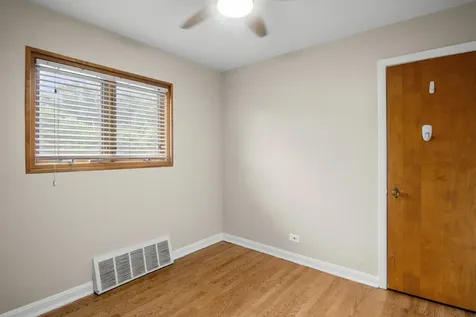 8043 Lake Street River Forest IL 60305