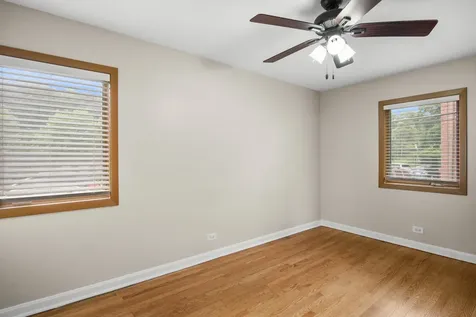 8043 Lake Street River Forest IL 60305