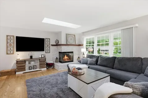 1049 East Fosket Drive Palatine IL 60074