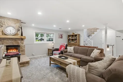 1049 East Fosket Drive Palatine IL 60074