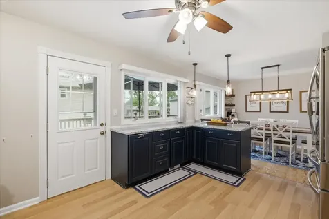 1049 East Fosket Drive Palatine IL 60074