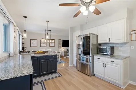 1049 East Fosket Drive Palatine IL 60074