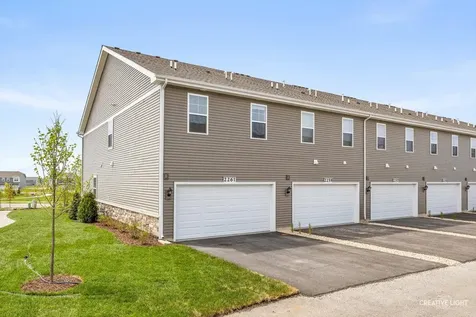 2261 Riesling Road Oswego IL 60543