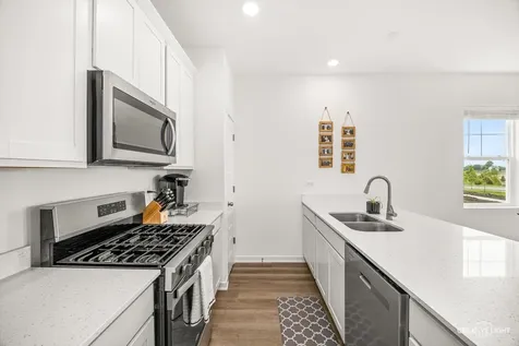 2261 Riesling Road Oswego IL 60543