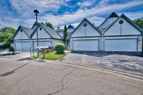 1506 Fernwood Court Gurnee IL 60031
