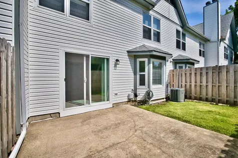 1506 Fernwood Court Gurnee IL 60031