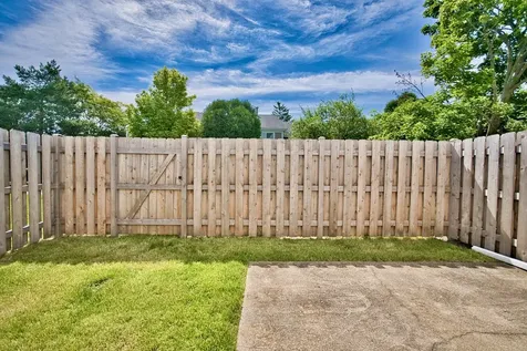 1506 Fernwood Court Gurnee IL 60031