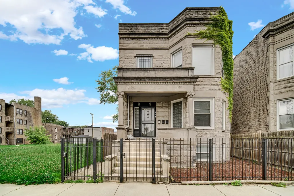 5744 South Green Street Chicago IL 60621