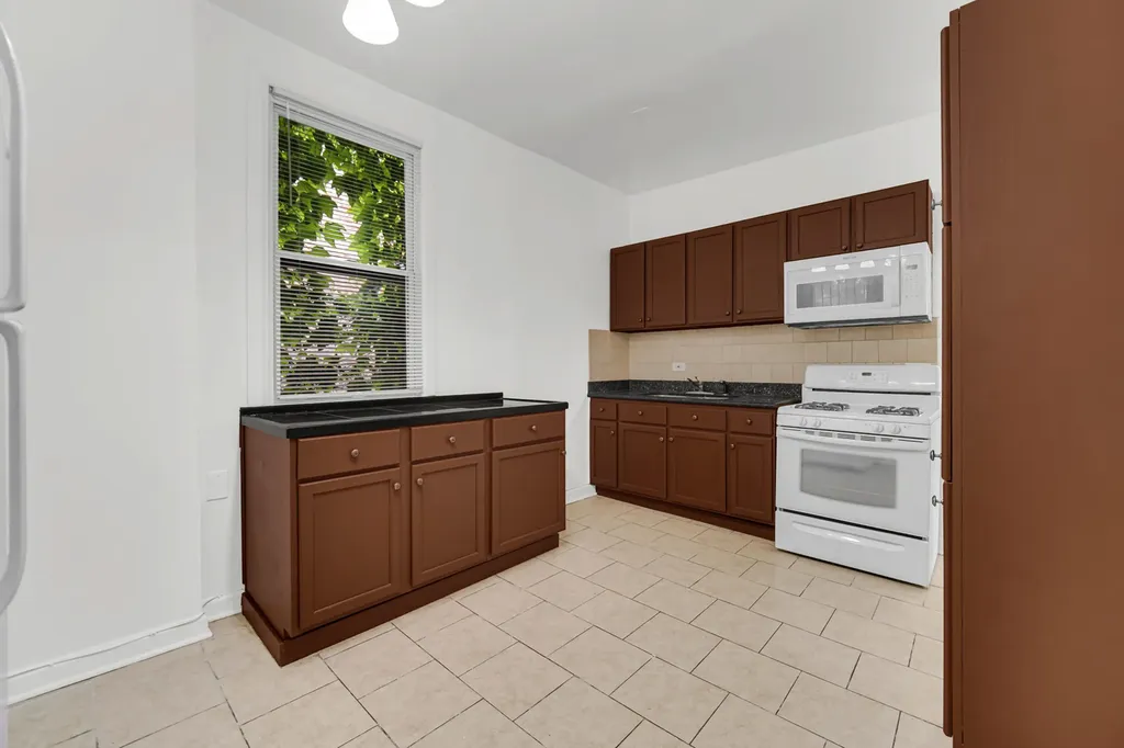 5744 South Green Street Chicago IL 60621