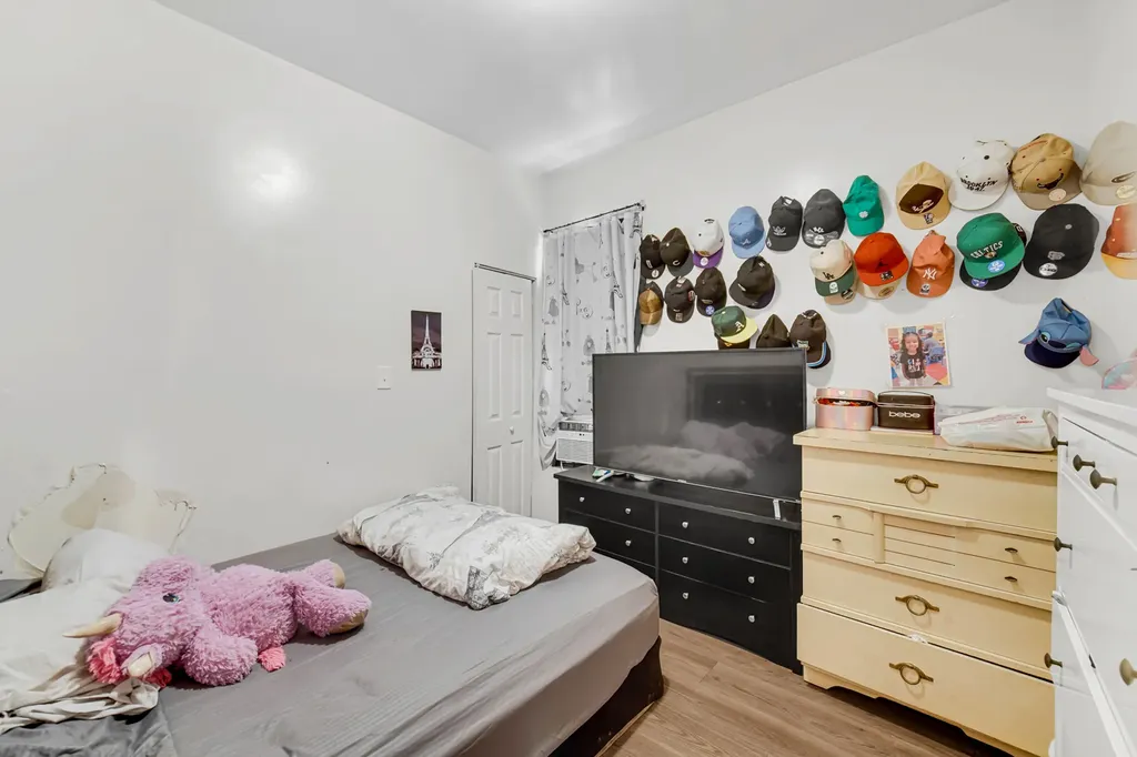 5744 South Green Street Chicago IL 60621