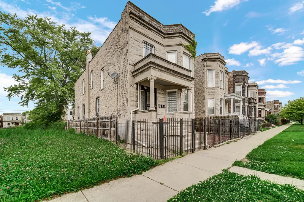 5744 South Green Street Chicago IL 60621