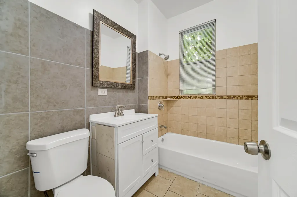5744 South Green Street Chicago IL 60621