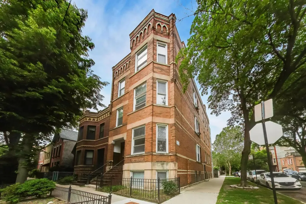 858 North Wolcott Avenue Chicago IL 60622