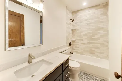 858 North Wolcott Avenue Chicago IL 60622