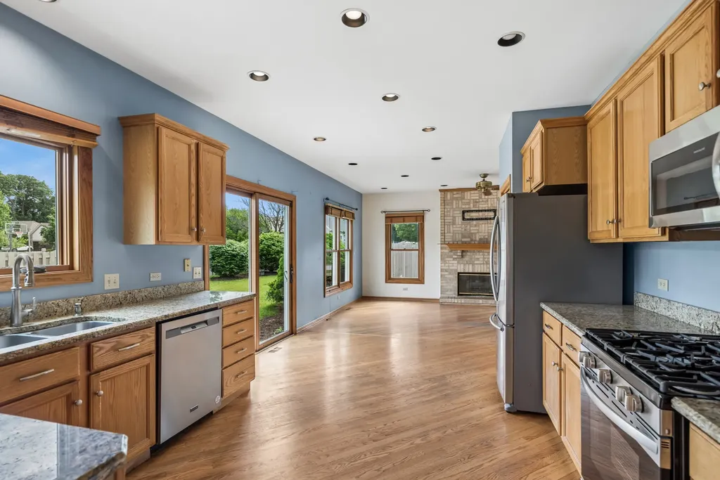 615 Wood Creek Drive Antioch IL 60002