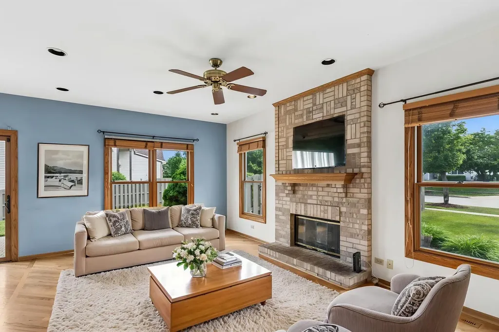 615 Wood Creek Drive Antioch IL 60002