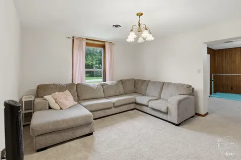 403 South Street Crescent City IL 60928