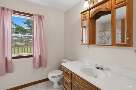 403 South Street Crescent City IL 60928