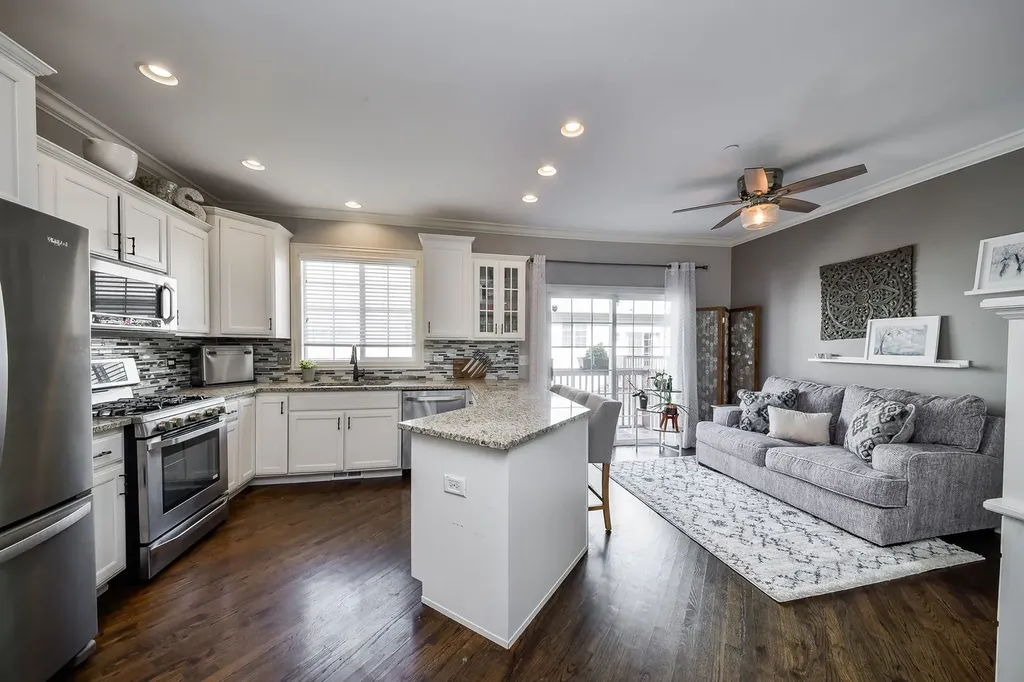 834 Shandrew Drive Naperville IL 60540