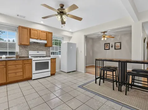 209 South East Street Gardner IL 60424