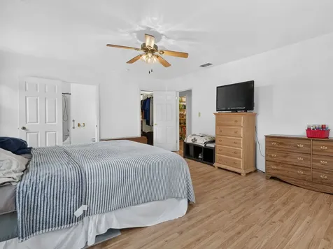 209 South East Street Gardner IL 60424
