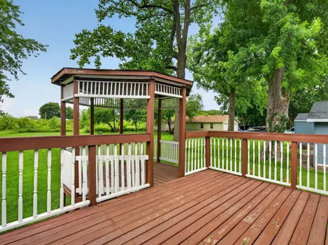 209 South East Street Gardner IL 60424