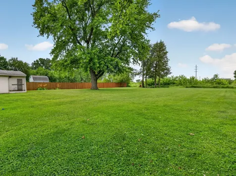 209 South East Street Gardner IL 60424