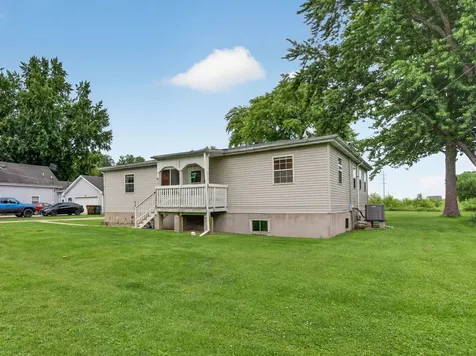 209 South East Street Gardner IL 60424