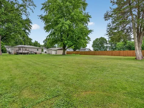 209 South East Street Gardner IL 60424