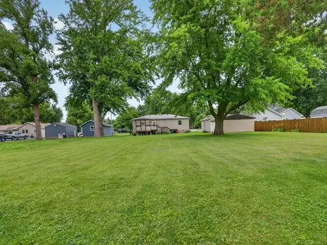 209 South East Street Gardner IL 60424