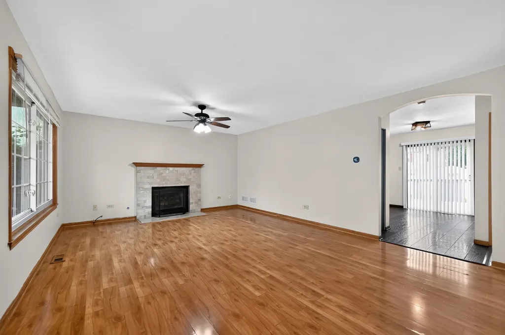 1301 Brookfield Drive Plainfield IL 60586