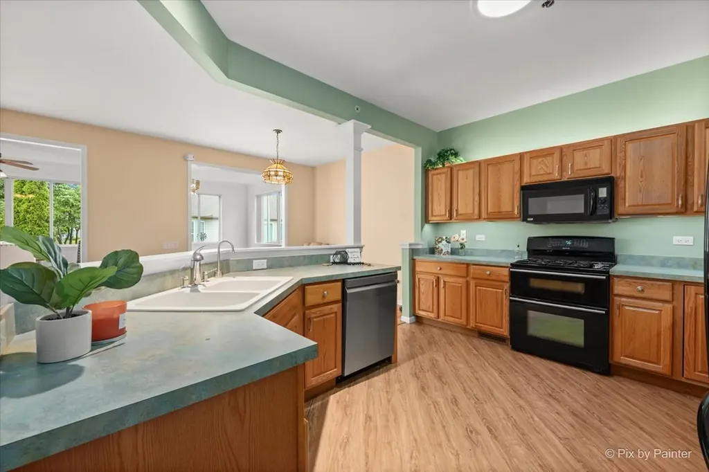 13215 Oakwood Avenue Huntley IL 60142