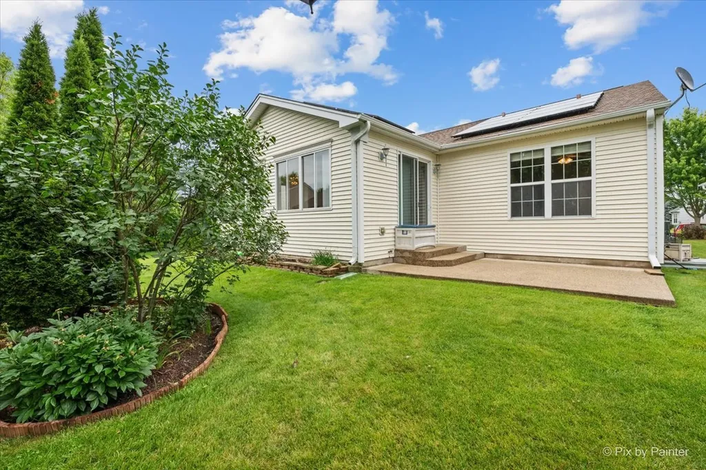 13215 Oakwood Avenue Huntley IL 60142