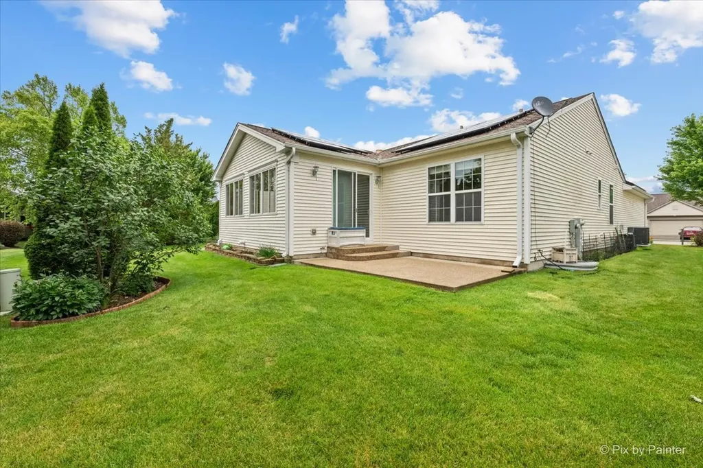 13215 Oakwood Avenue Huntley IL 60142