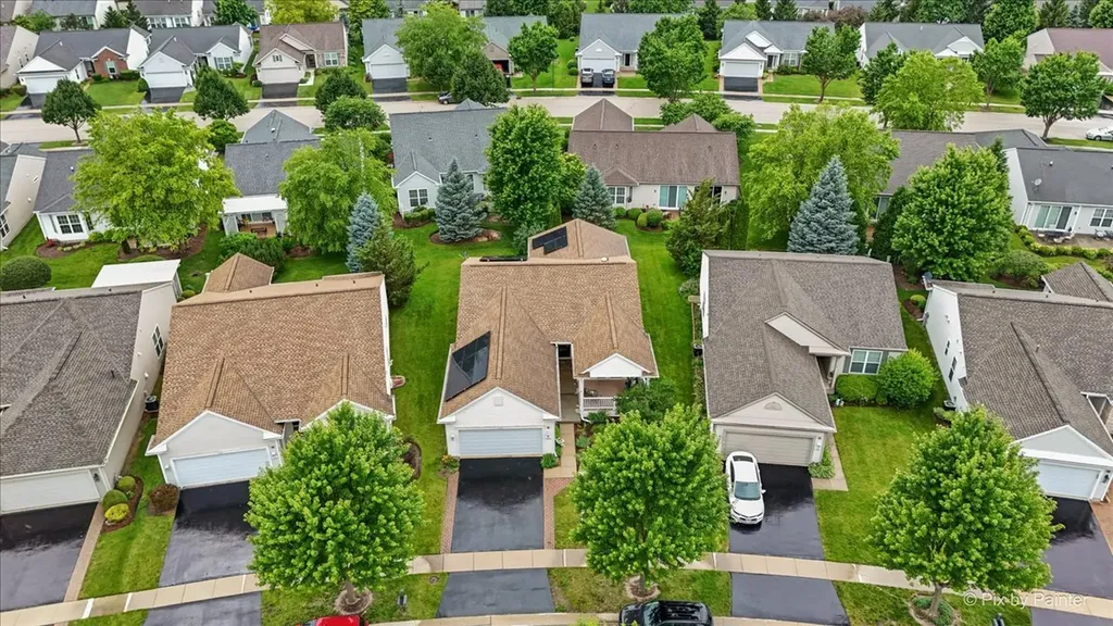 13215 Oakwood Avenue Huntley IL 60142