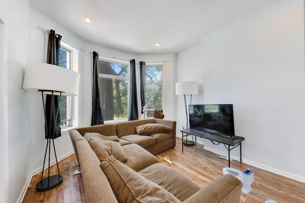 1418 South Saint Louis Avenue Chicago IL 60623