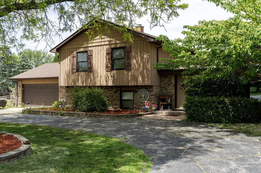 2904 Scott Avenue Mchenry IL 60050