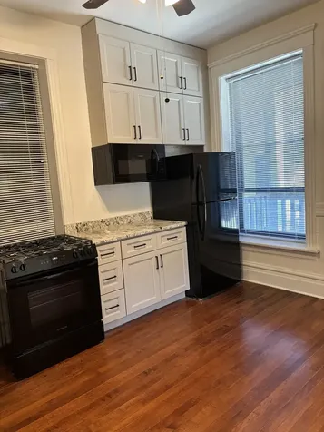 814 West Newport Avenue Chicago IL 60657