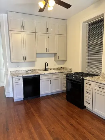 814 West Newport Avenue Chicago IL 60657