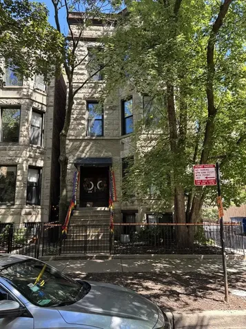 814 West Newport Avenue Chicago IL 60657