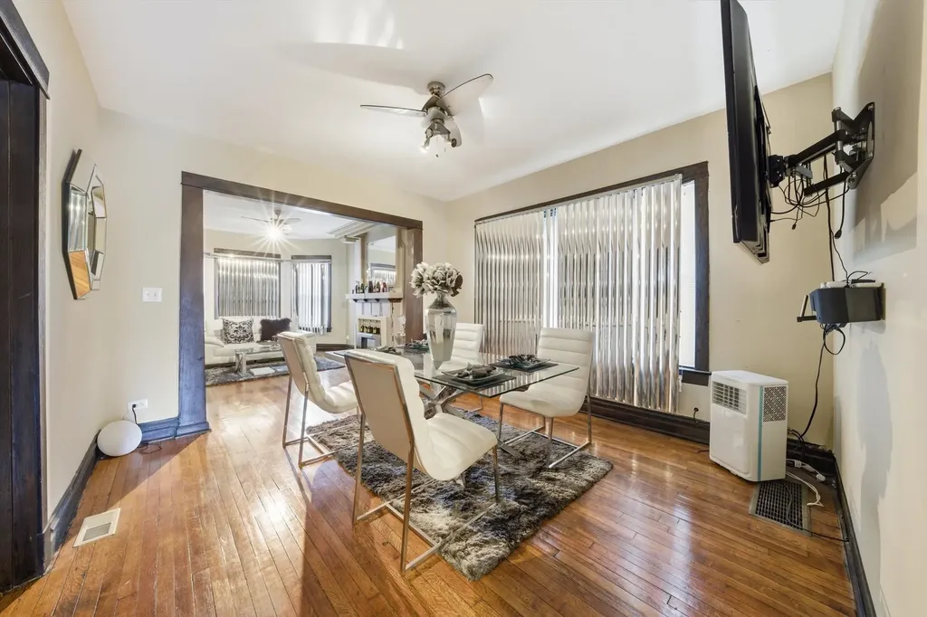 7546 South Sangamon Street Chicago IL 60620