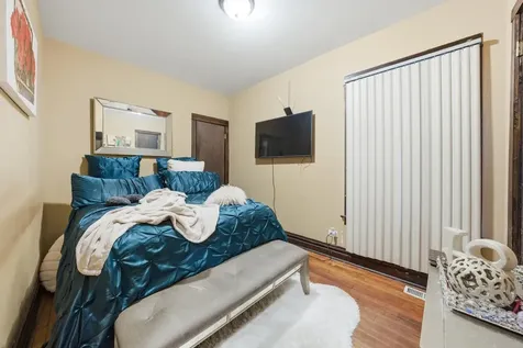 7546 South Sangamon Street Chicago IL 60620